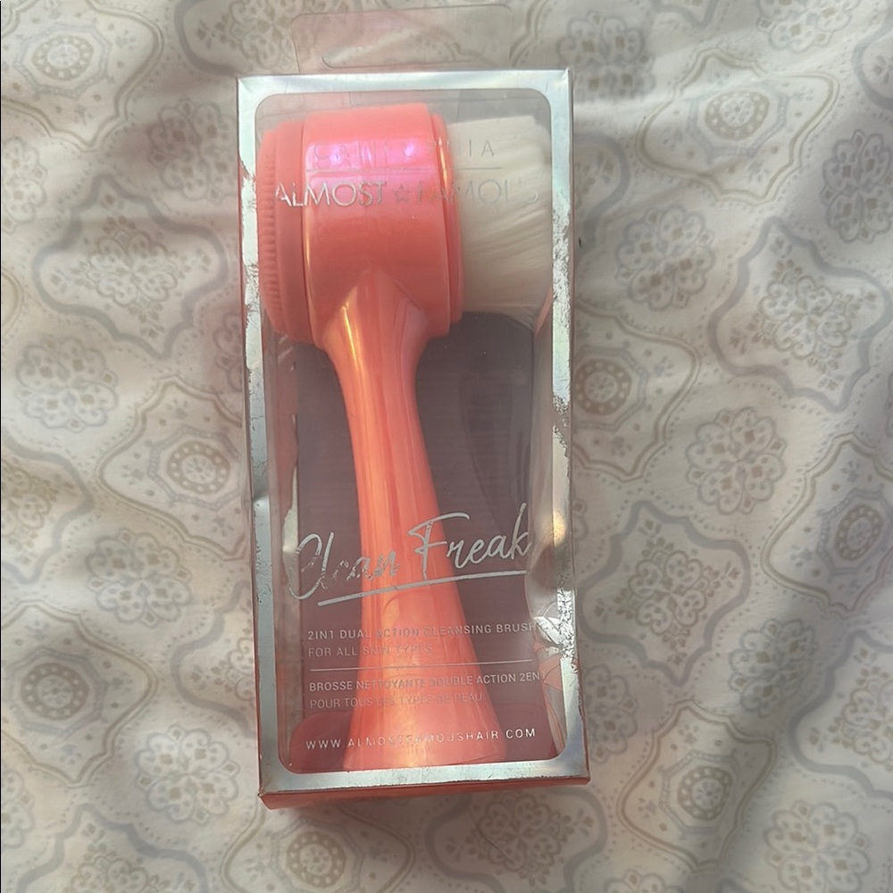 Almost Famous Clean Freak Dual Action Brush